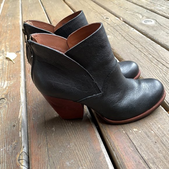 Kork-Ease Shoes - EUC Kork Ease Black Leather Castaneda Bootie in Women's 7.5M